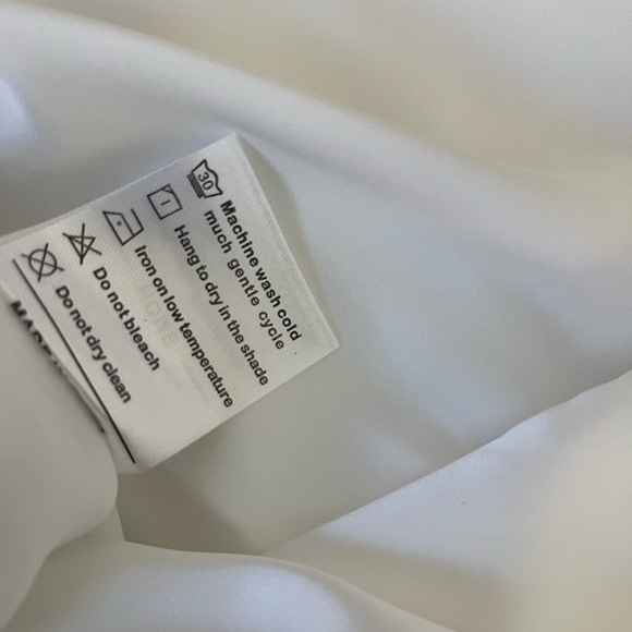 2 Silk Pillowcases - Picture 15 of 16